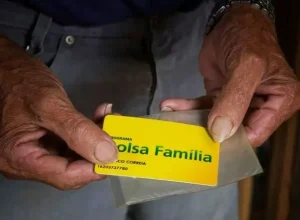 Agiotas usavam cartão do Bolsa Família como garantia de empréstimos