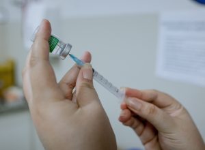 vacinacao-e-aberta-a-toda-populacao-com-idade-acima-de-seis-meses